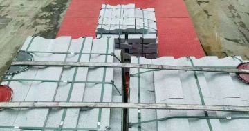 邯郸 芝麻白仿形加直形路沿石出货日常