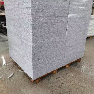 邯郸 芝麻白火烧面1.8厚300*600地铺石，尺寸标准，厚薄均匀