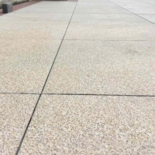 邯郸 黄金麻花岗岩石板材荔枝面地面铺装效果