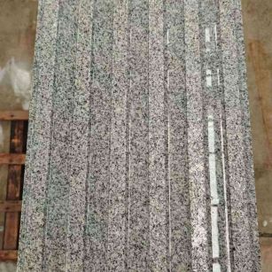 邯郸 芝麻白花岗岩荔枝面雕刻盲道，盲条