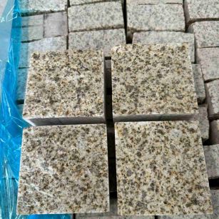 邯郸 黄金麻花岗岩自然面小方块，弹石，马蹄石等