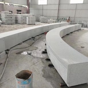 邯郸芝麻白花岗岩石板材 园林光面弧形坐凳