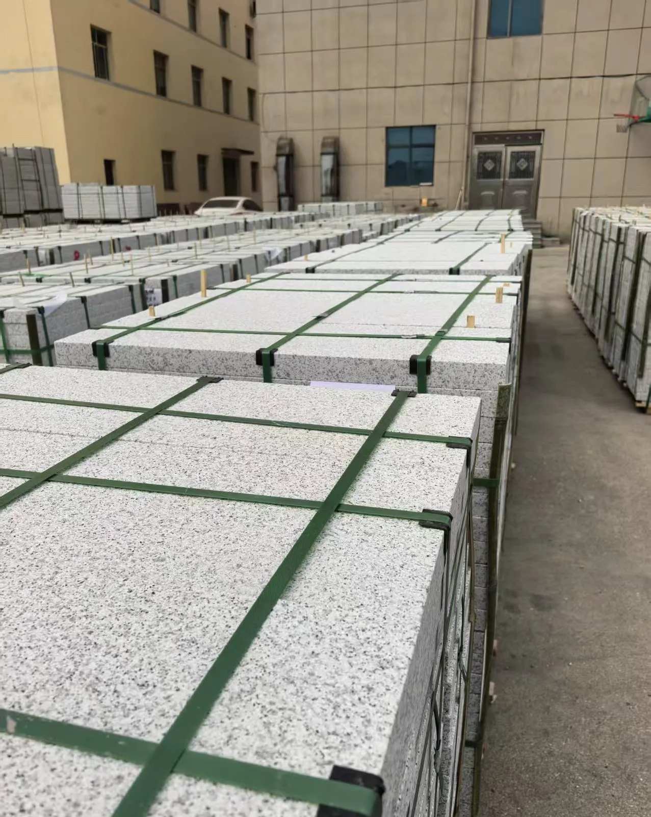 邯郸 白麻花岗岩5.0公分荔枝面地铺石