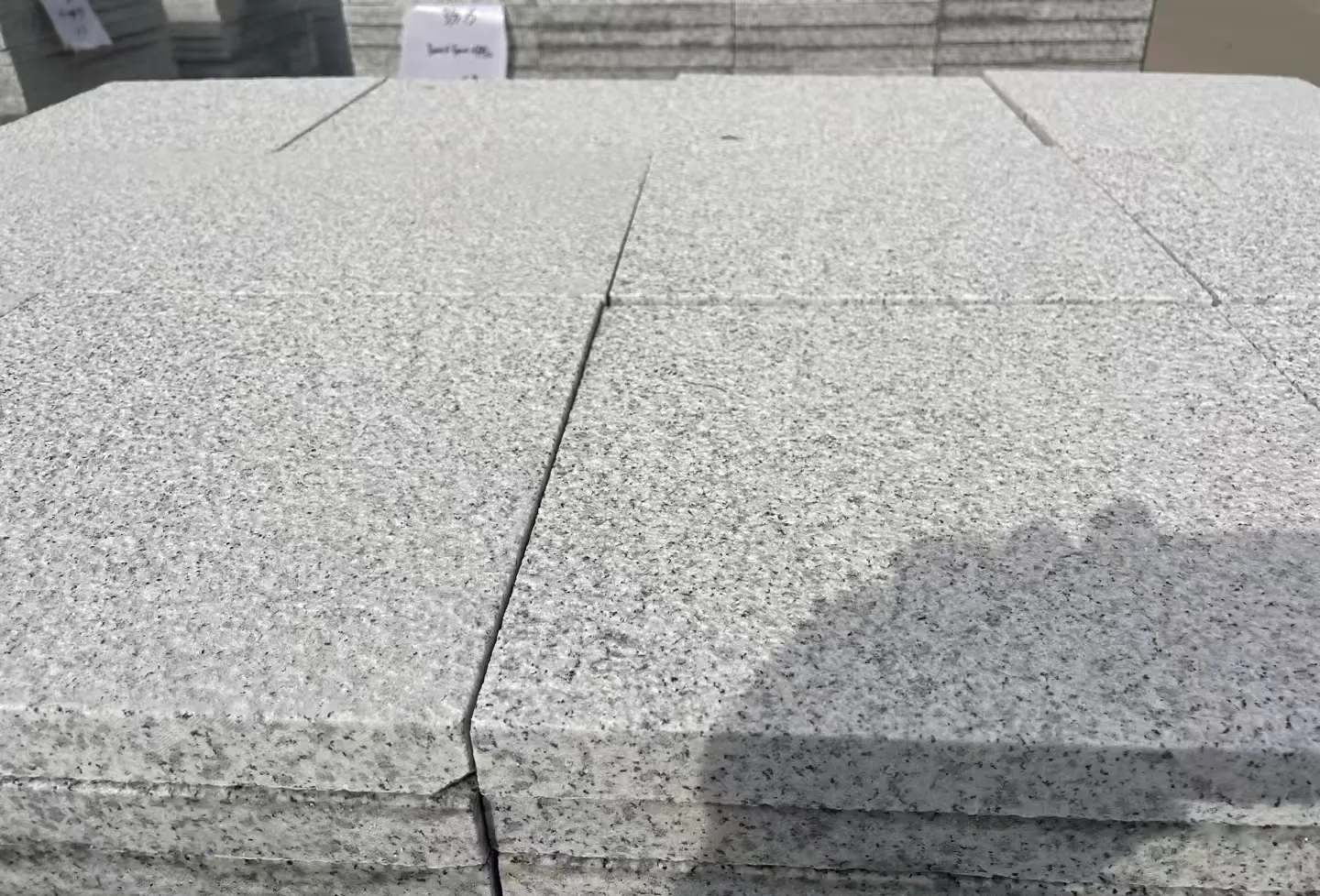 邯郸 白麻花岗岩石材推荐 荔枝面地铺石