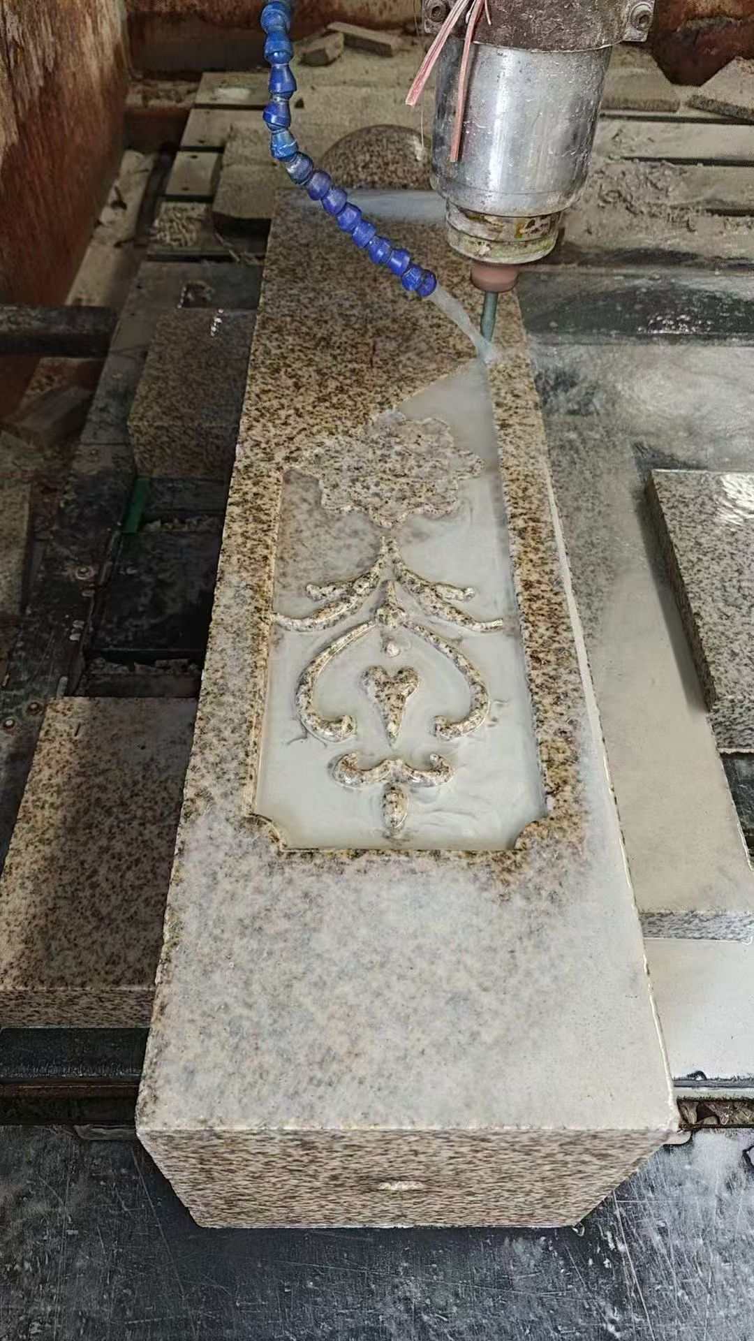 邯郸 黄金麻花岗岩异形加工雕刻栏杆大柱