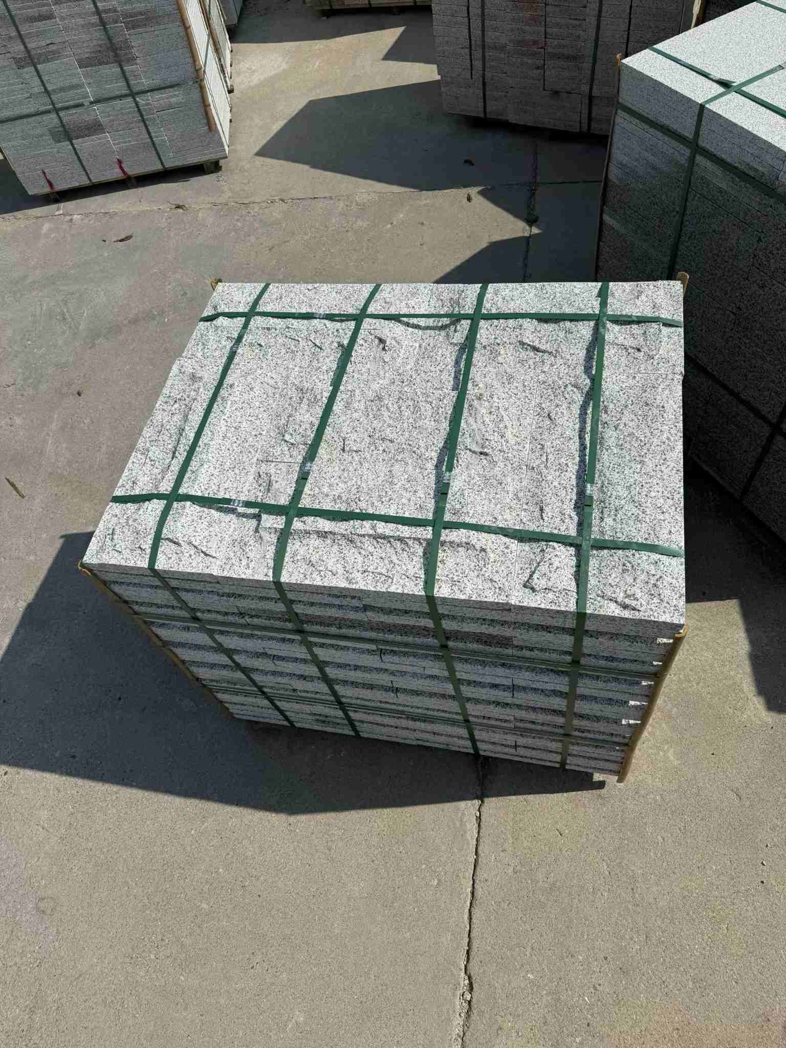 邯郸 白麻花岗岩石材自然面蘑菇石成品