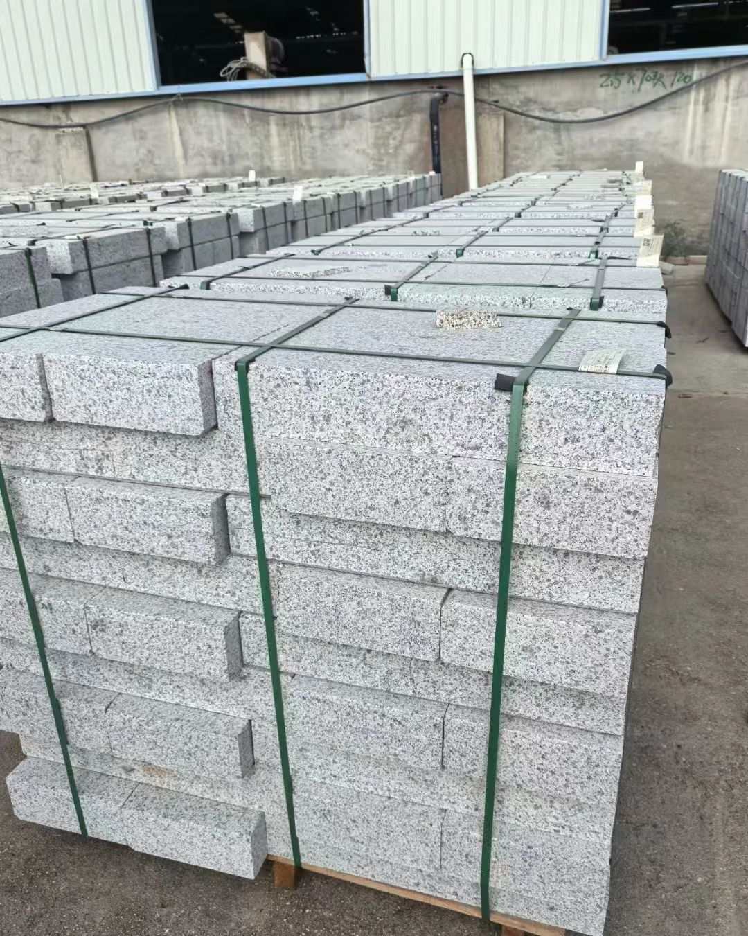 邯郸 白麻花岗岩路沿石，弧形路沿石，道牙石，马路牙子，界石，路缘石，平沿石，直岩石，平缘石等