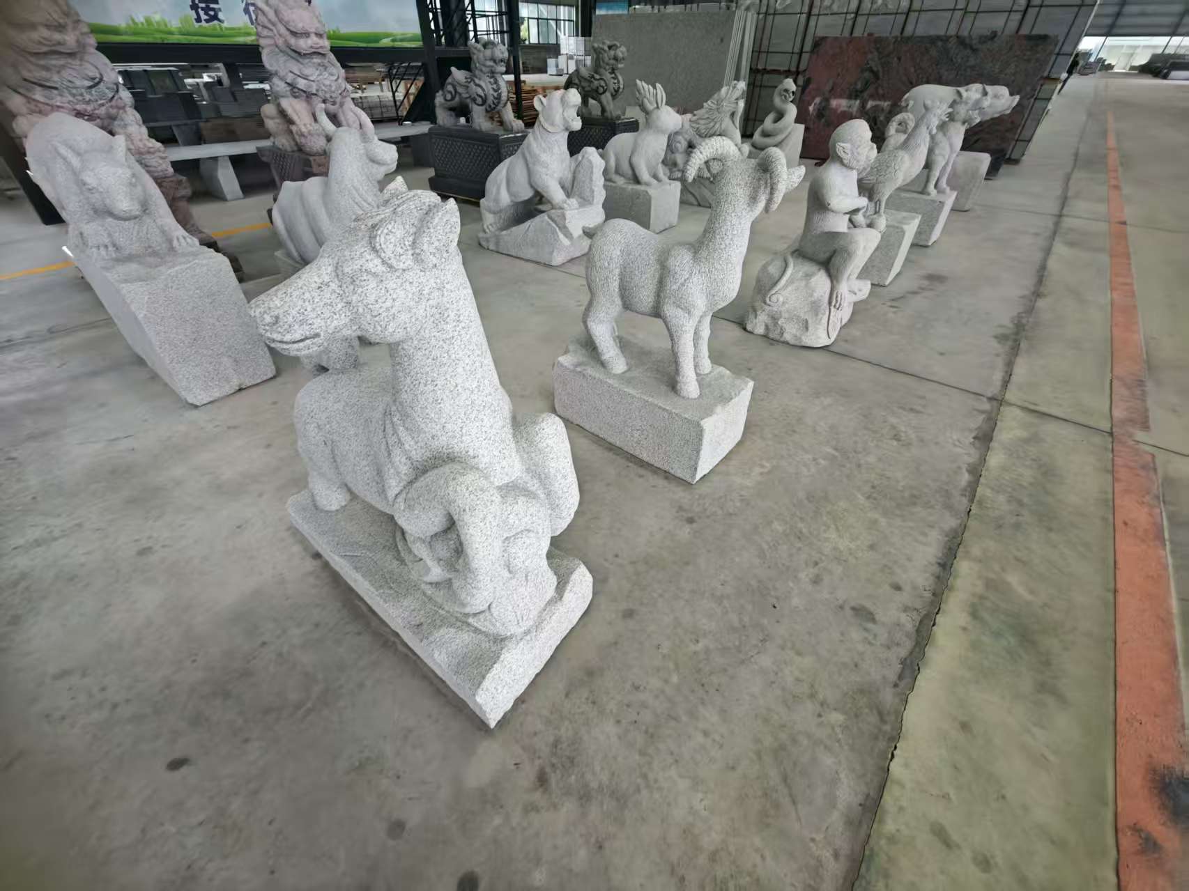 邯郸 芝麻白花岗岩造型立体雕刻——十二生肖