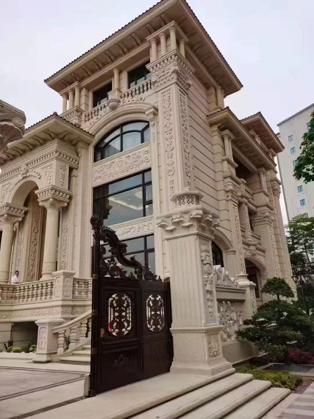 邯郸 黄金麻花岗岩别墅外墙干挂效果展示